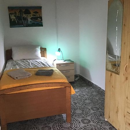 Anns Guesthouse Bakaugambia Экстерьер фото