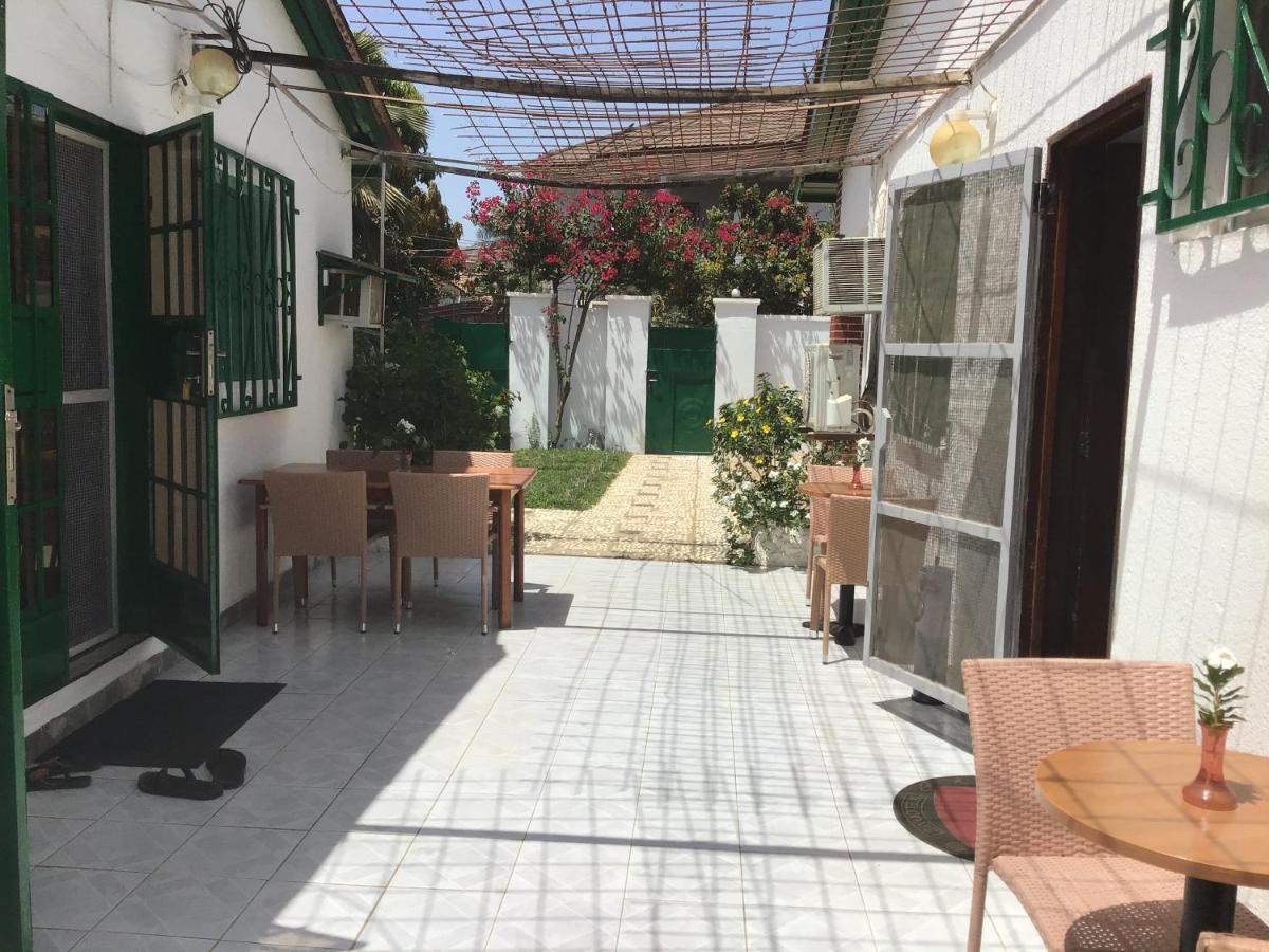 Anns Guesthouse Bakaugambia Экстерьер фото