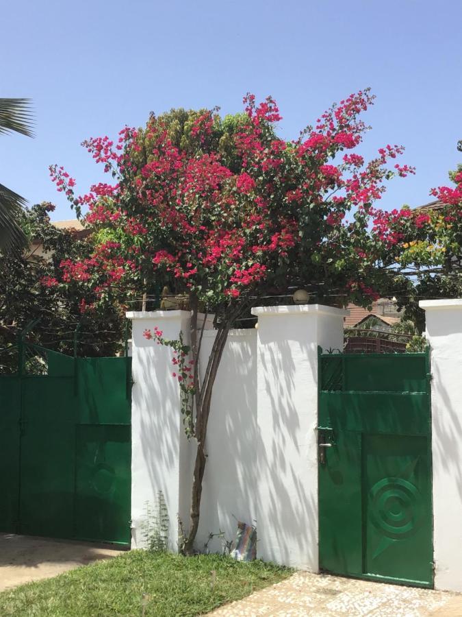 Anns Guesthouse Bakaugambia Экстерьер фото