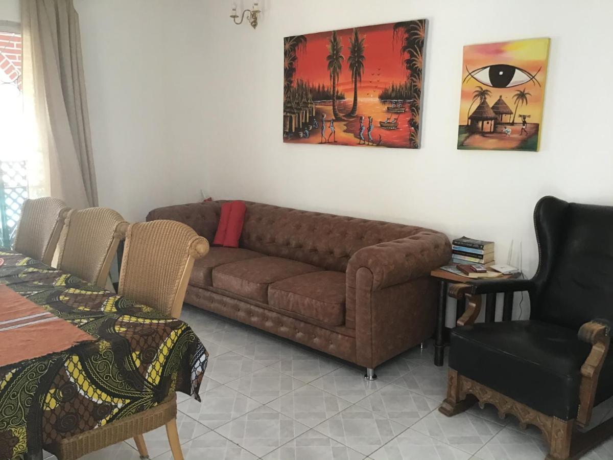 Anns Guesthouse Bakaugambia Экстерьер фото