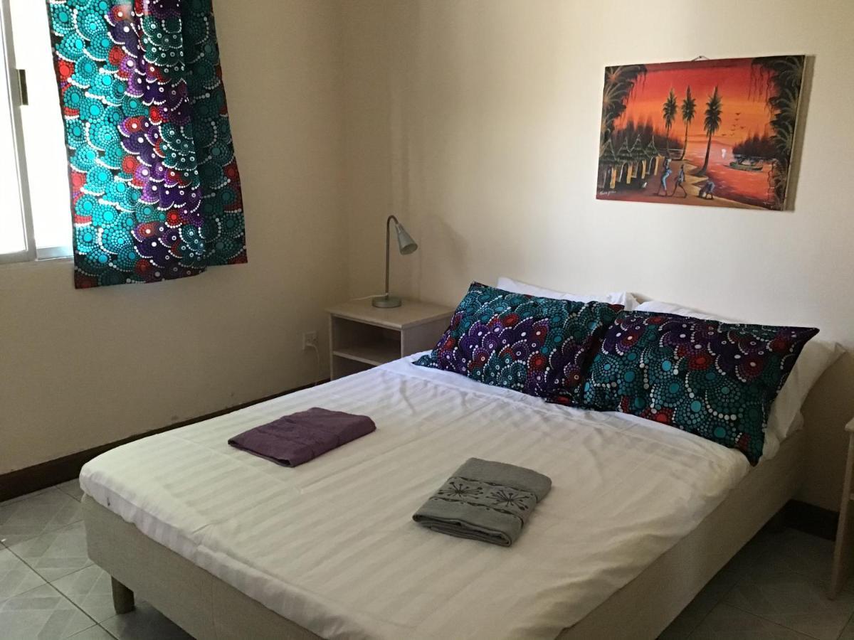 Anns Guesthouse Bakaugambia Экстерьер фото