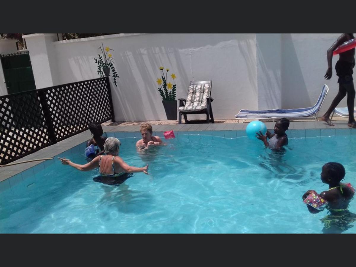 Anns Guesthouse Bakaugambia Экстерьер фото