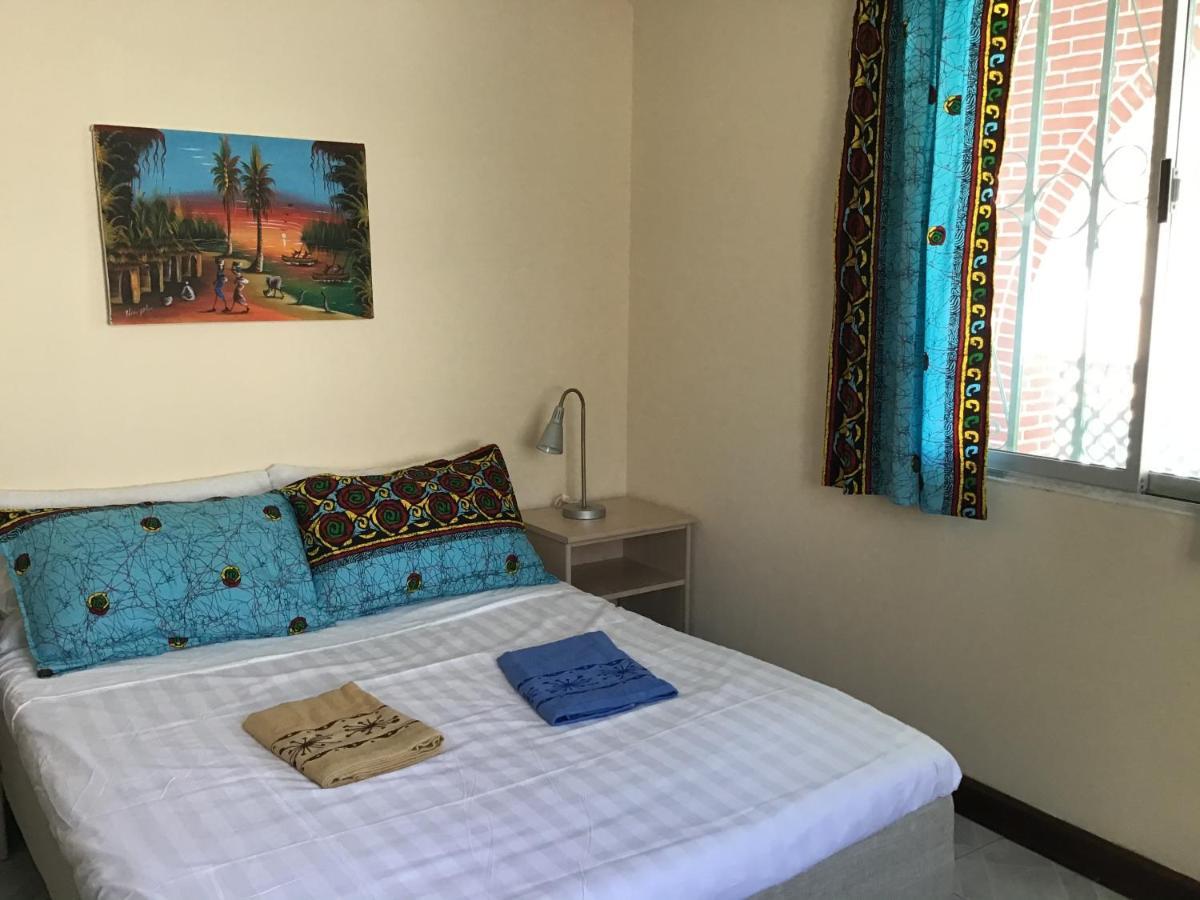 Anns Guesthouse Bakaugambia Экстерьер фото