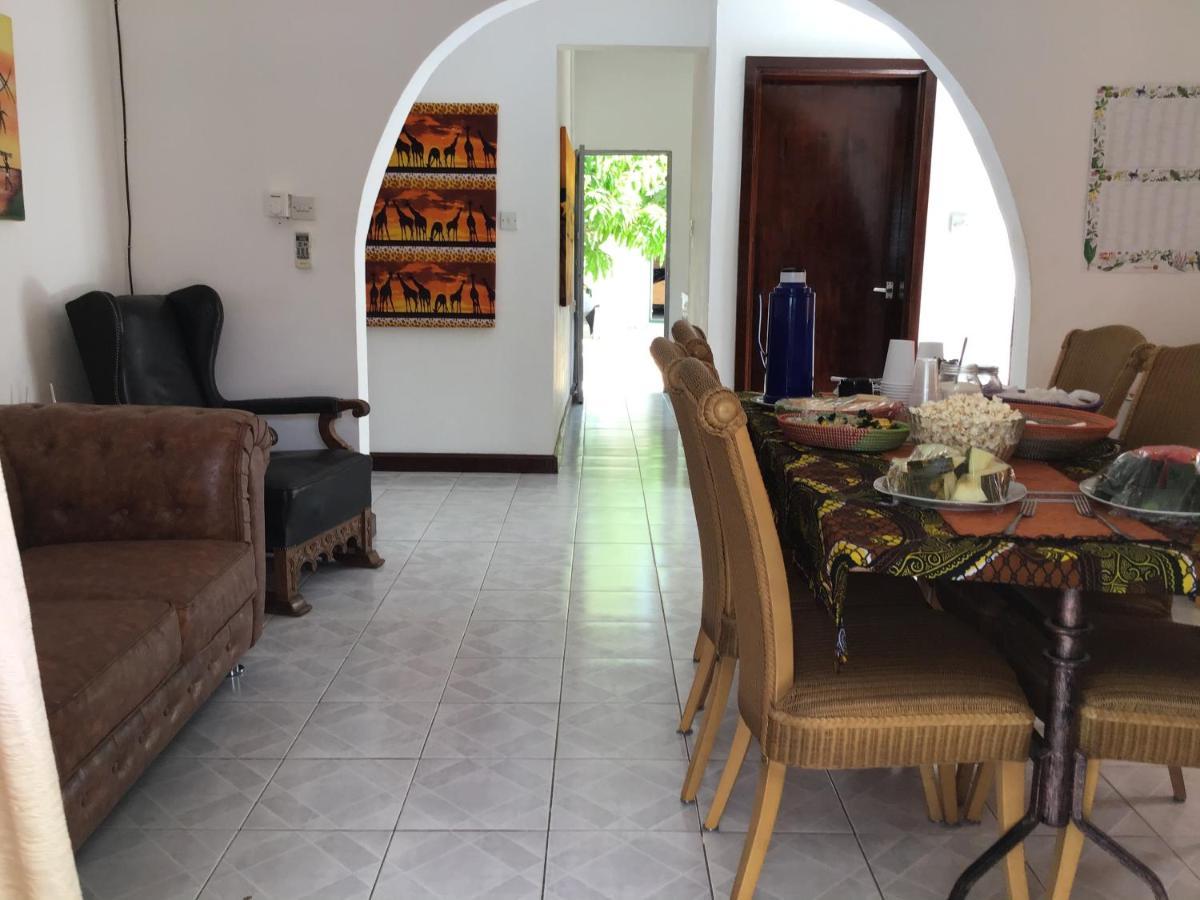 Anns Guesthouse Bakaugambia Экстерьер фото