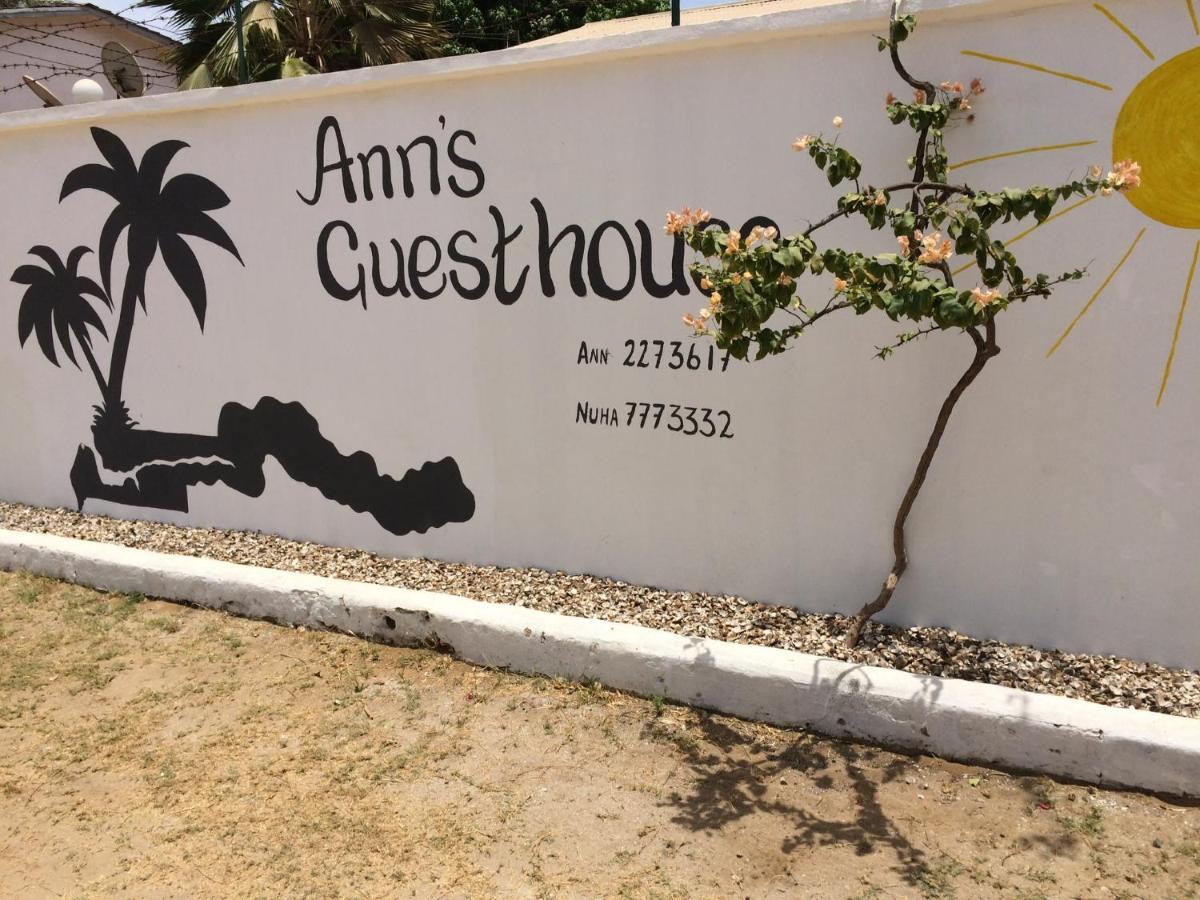 Anns Guesthouse Bakaugambia Экстерьер фото